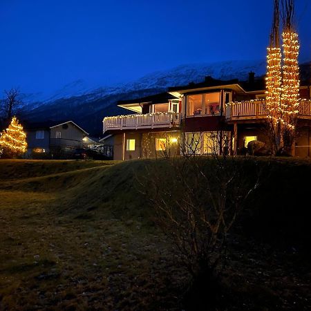 Liten Kjellerleilighet. Landlig Rolig Omrade. Tromsø Esterno foto