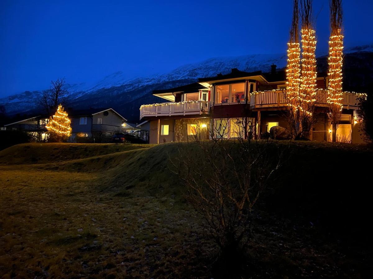 Liten Kjellerleilighet. Landlig Rolig Omrade. Tromsø Esterno foto